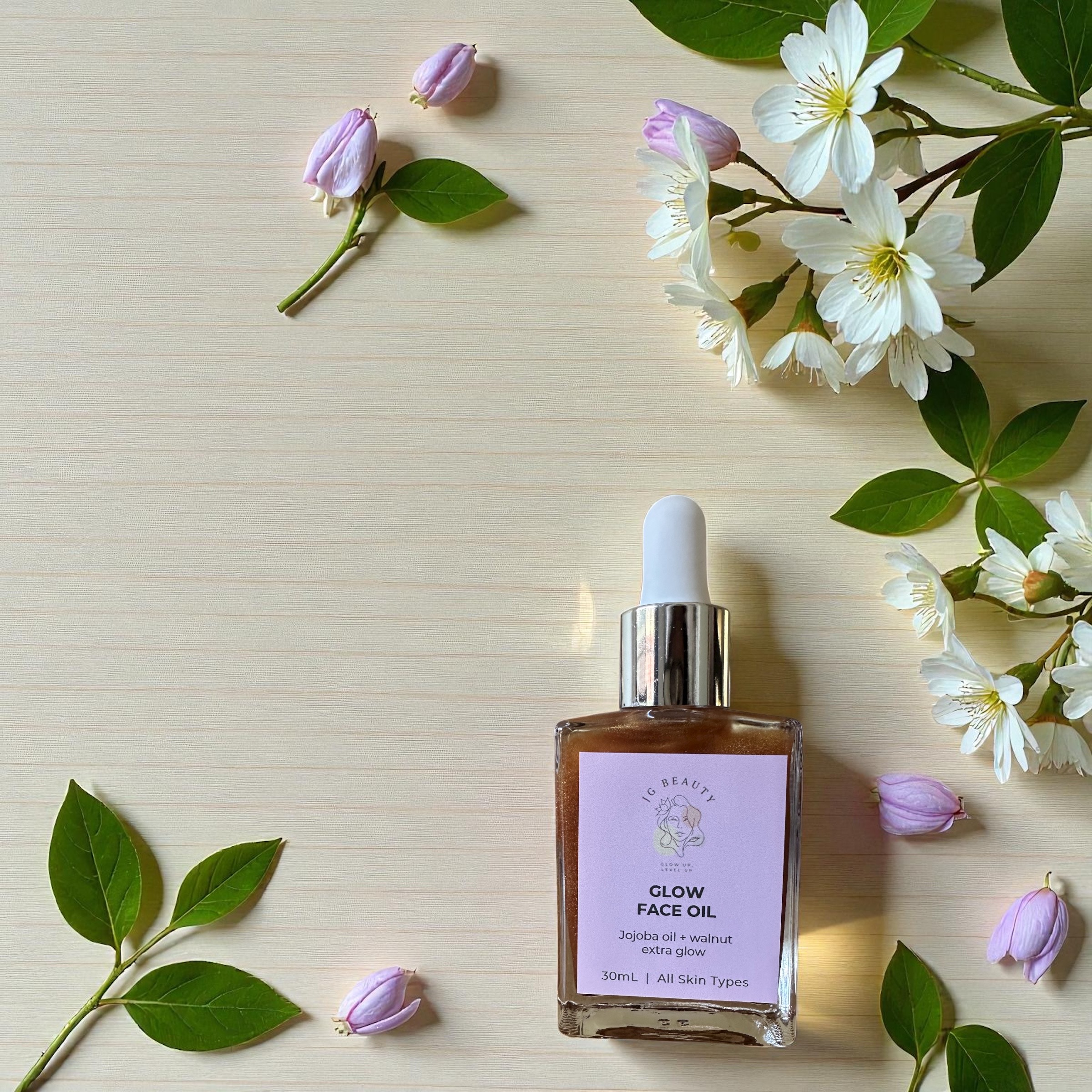 Glow Face Oil view 2